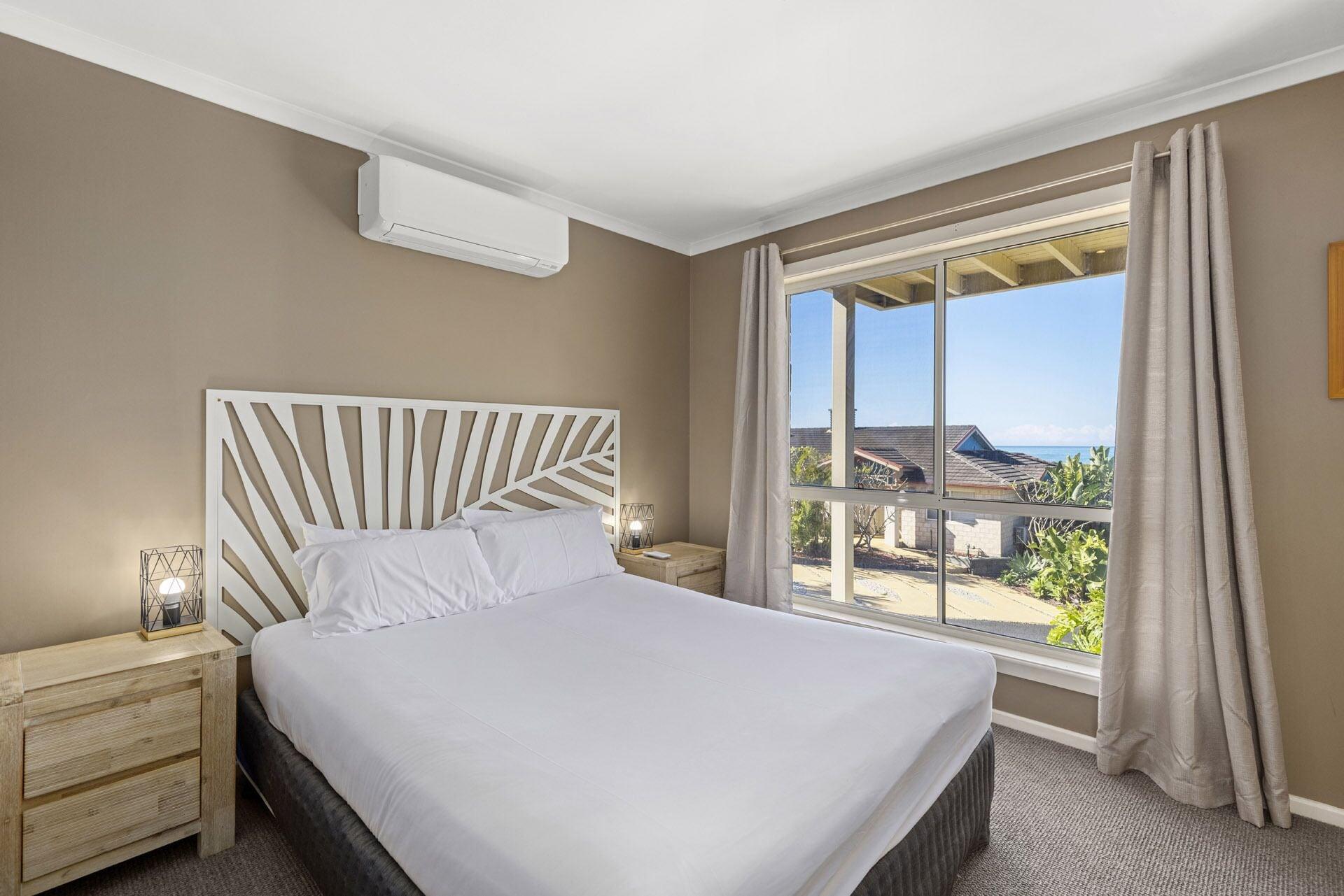 Aqualuna Beach Resort Sapphire Beach Buitenkant foto
