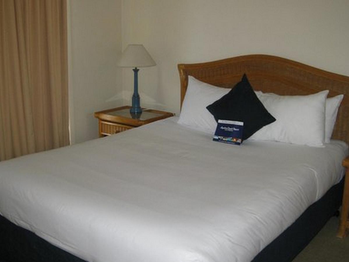 Aqualuna Beach Resort Sapphire Beach Buitenkant foto