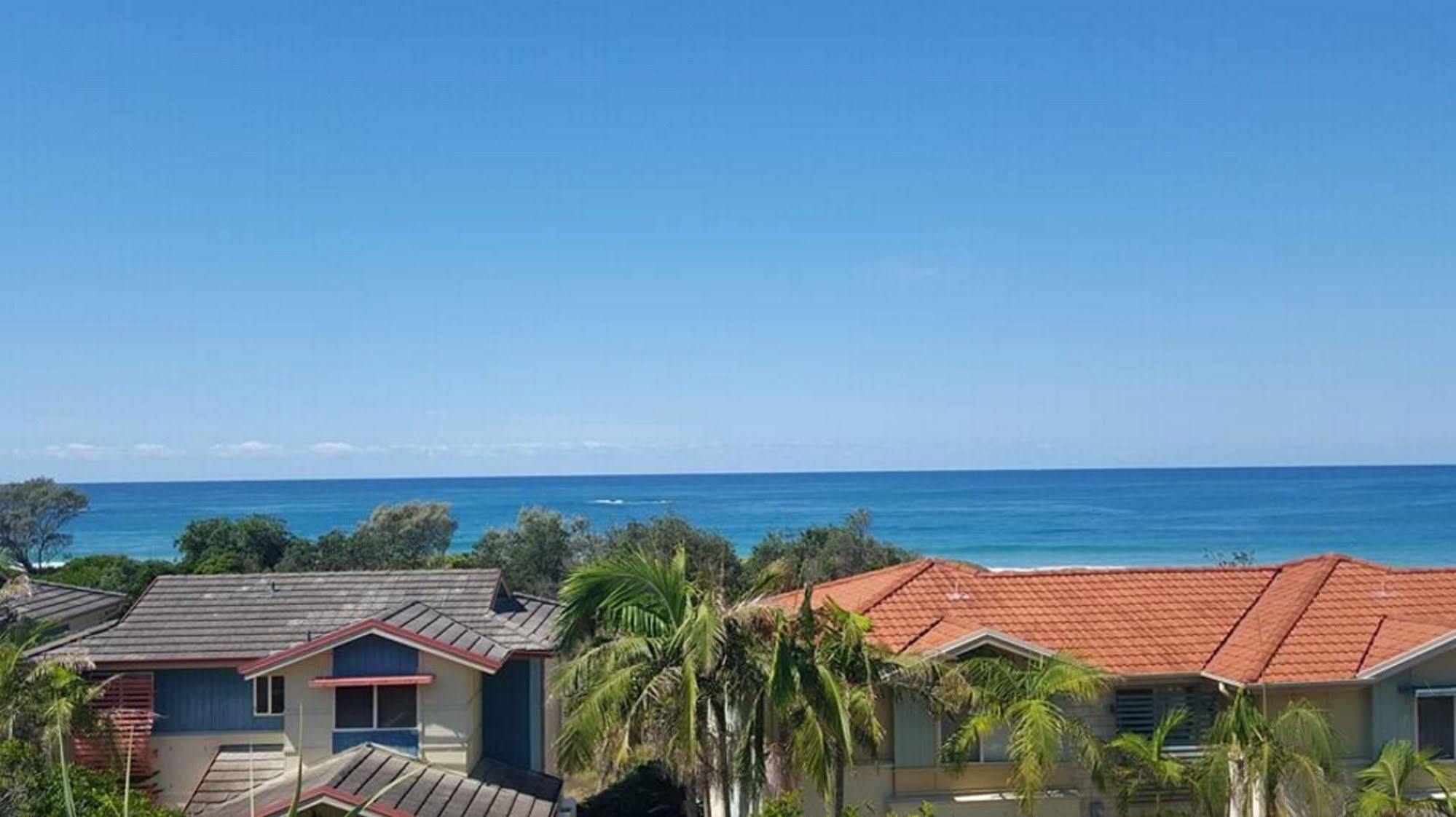 Aqualuna Beach Resort Sapphire Beach Buitenkant foto