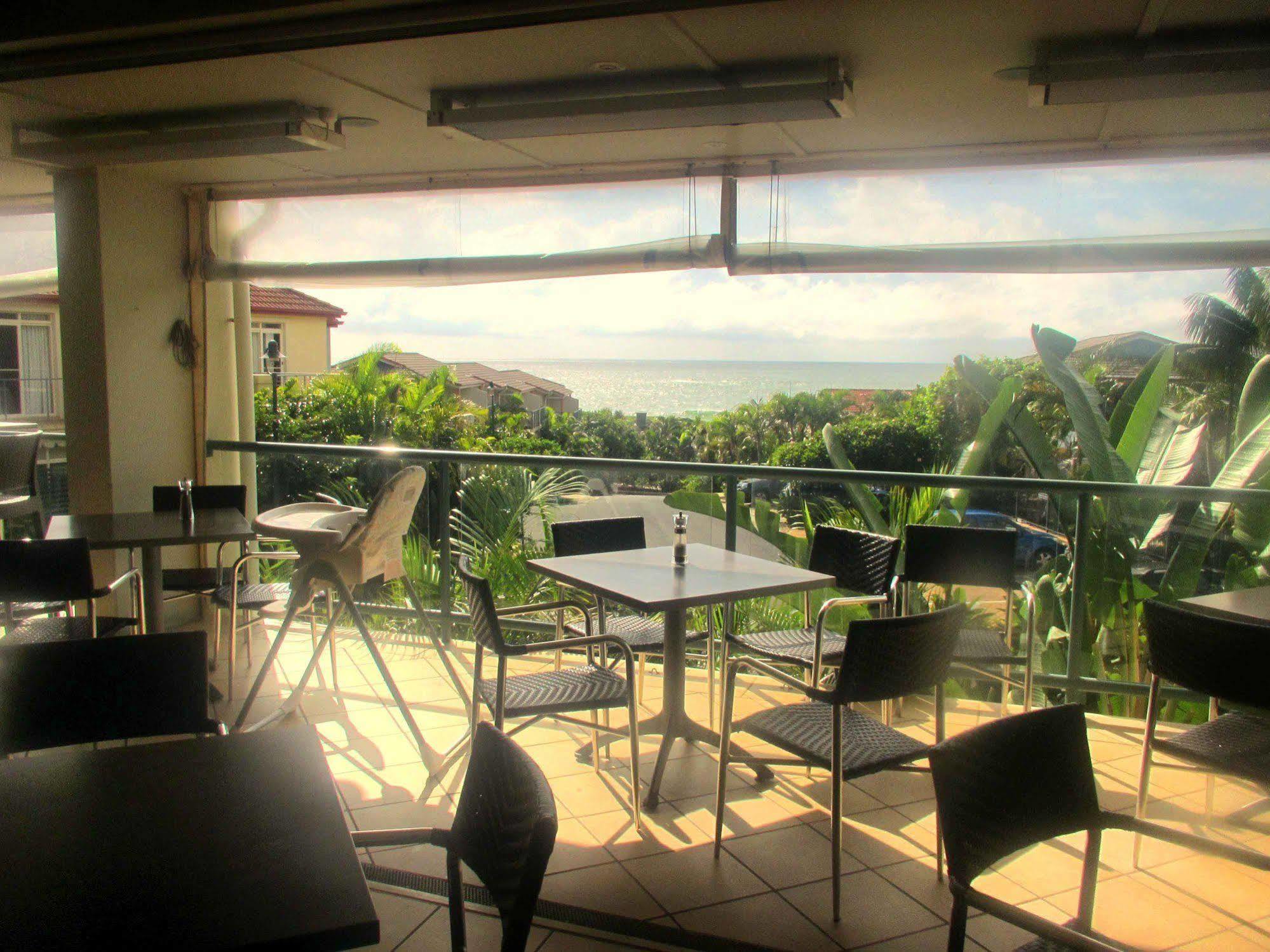 Aqualuna Beach Resort Sapphire Beach Buitenkant foto