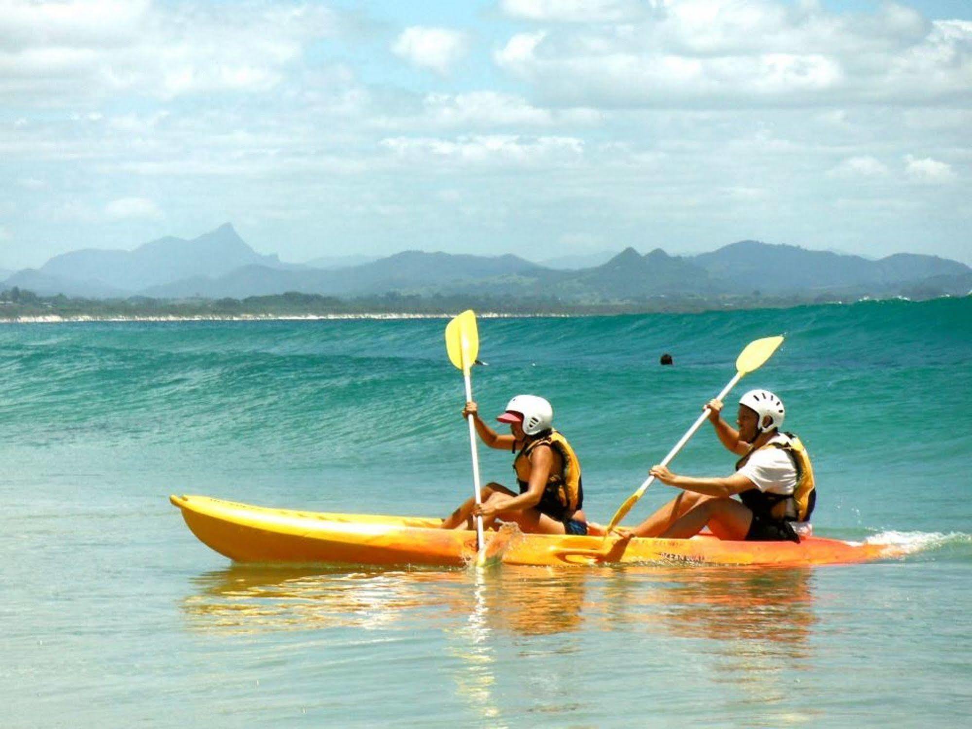 Aqualuna Beach Resort Sapphire Beach Buitenkant foto