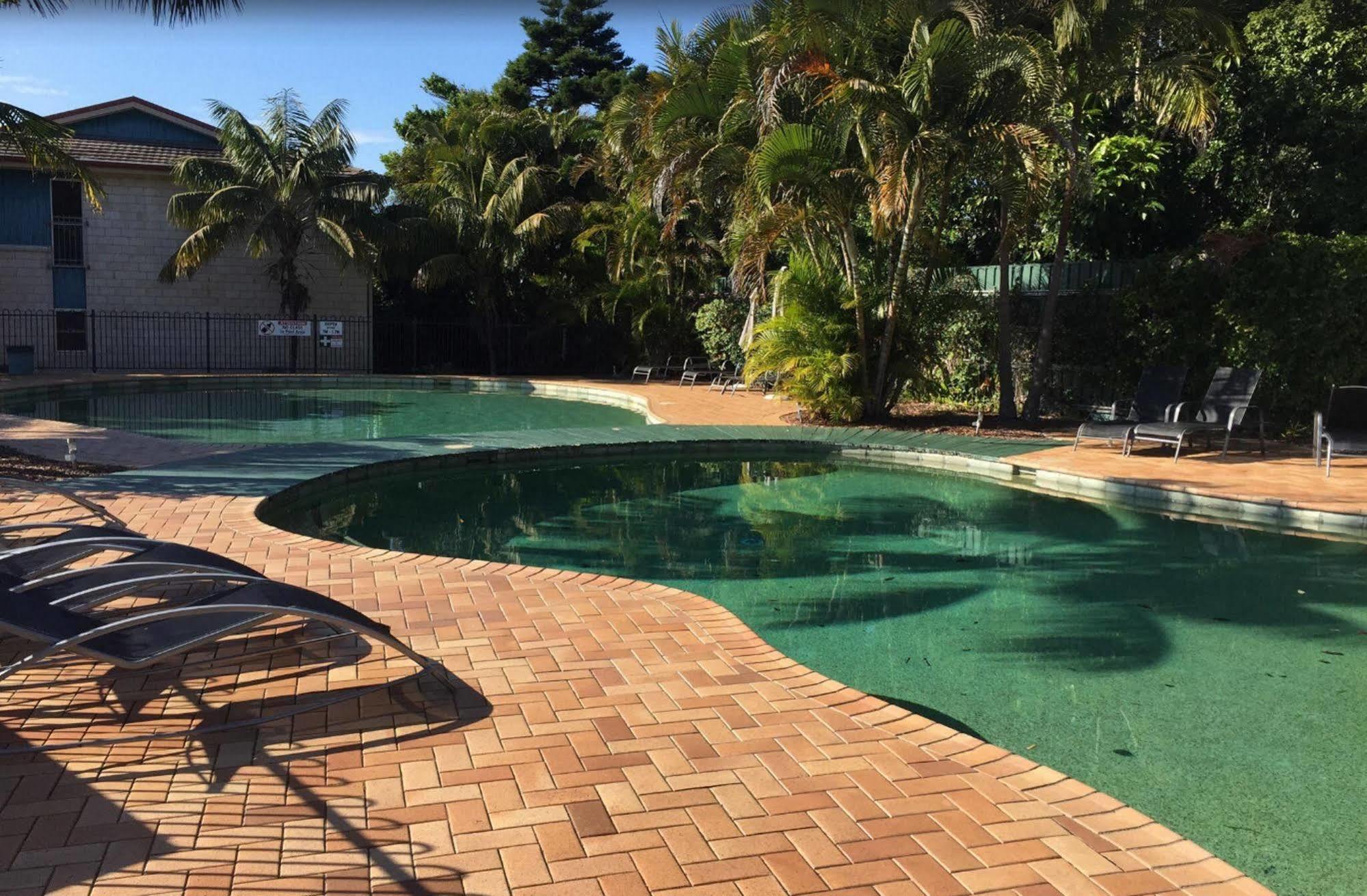 Aqualuna Beach Resort Sapphire Beach Buitenkant foto