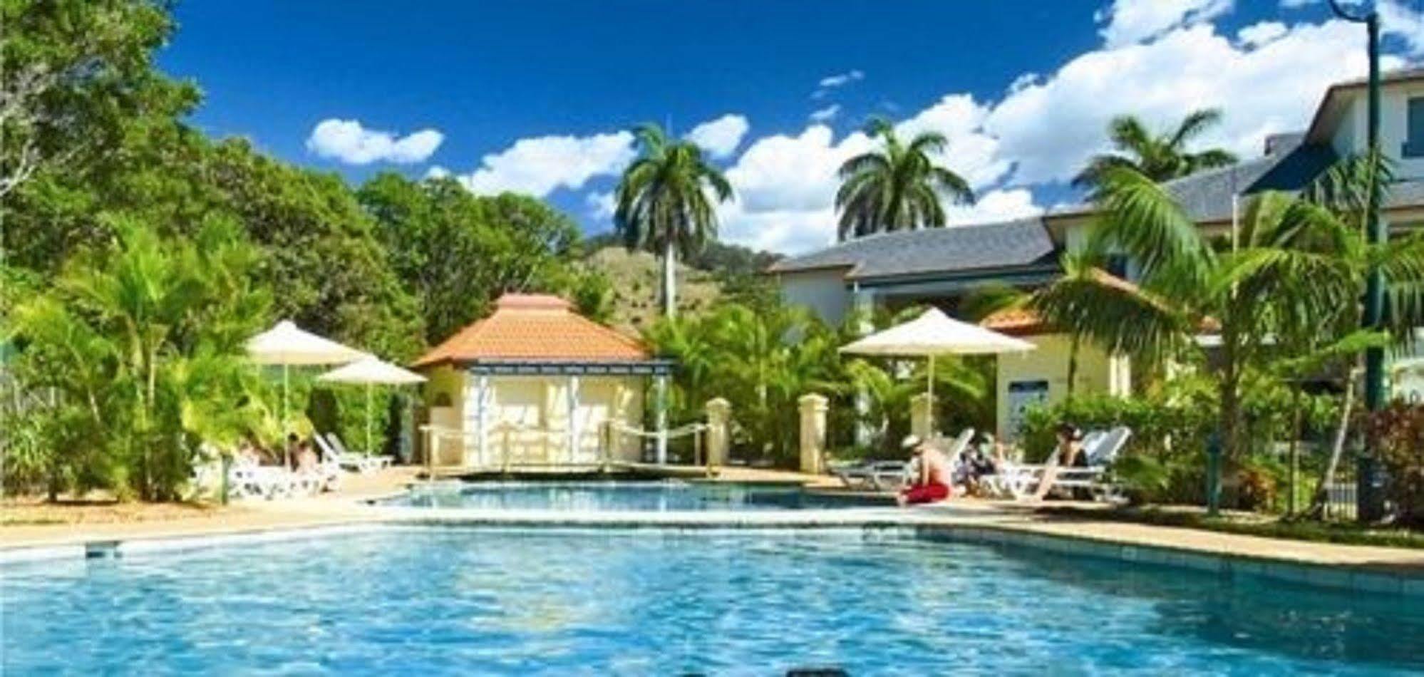 Aqualuna Beach Resort Sapphire Beach Buitenkant foto